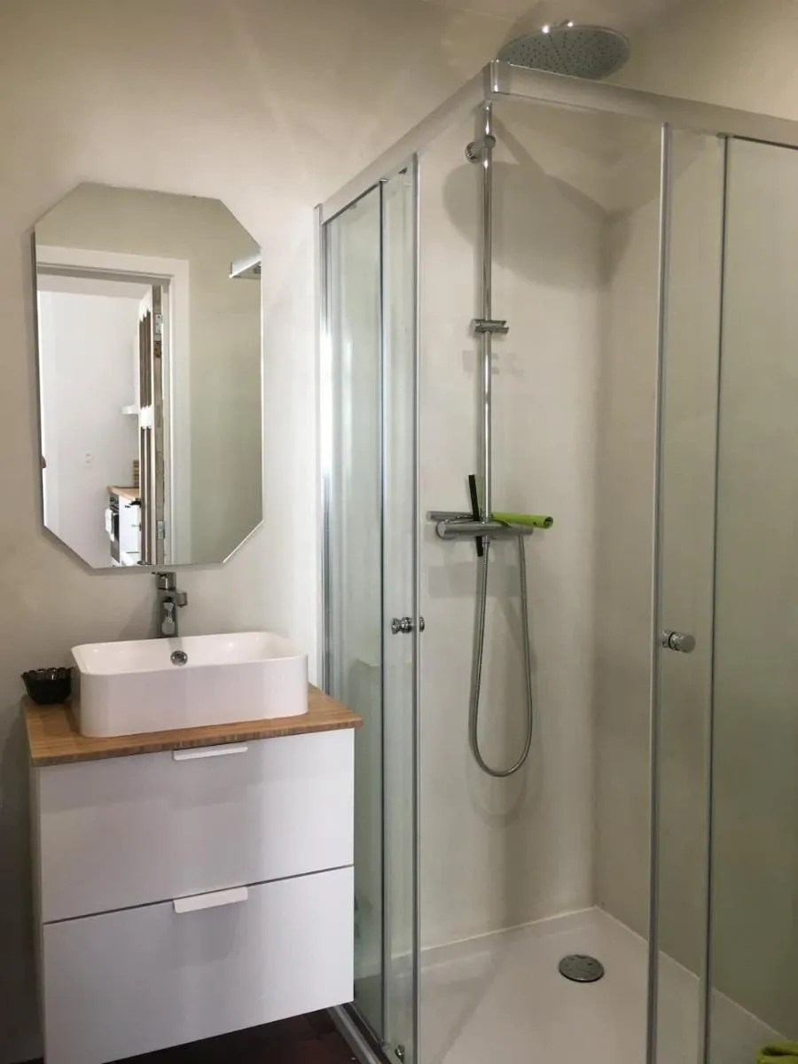 Image 3 of Charming studio in the heart of Saint-Gilles
