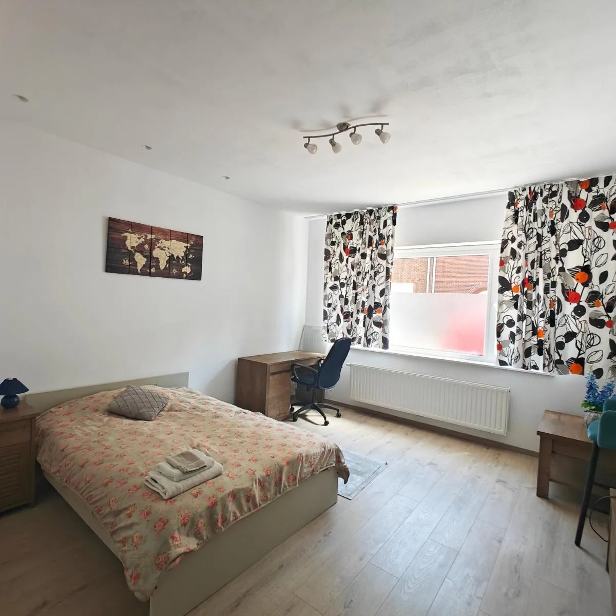 Image 3 of Cosy 2 bedroom apartment with private garden
