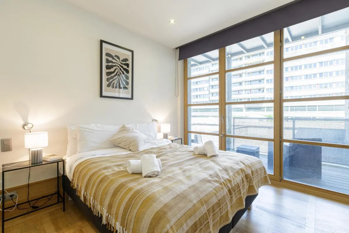 Image 6 of Couronne Apartments