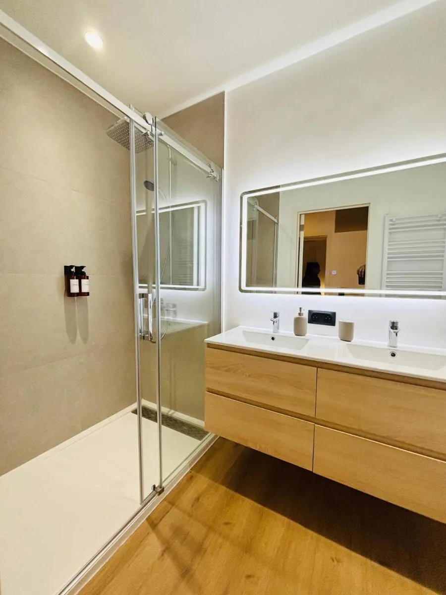 Image 5 of Cozy Flat