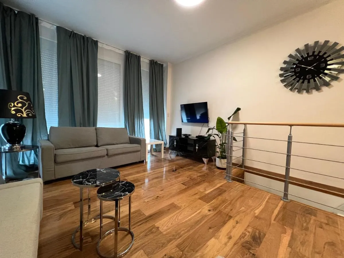 Image 4 of Design europarlament apartment with private terrace
