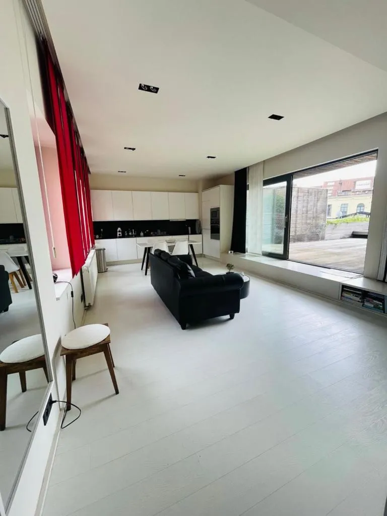 Image 5 of Down Town Penthouse with Private Parking