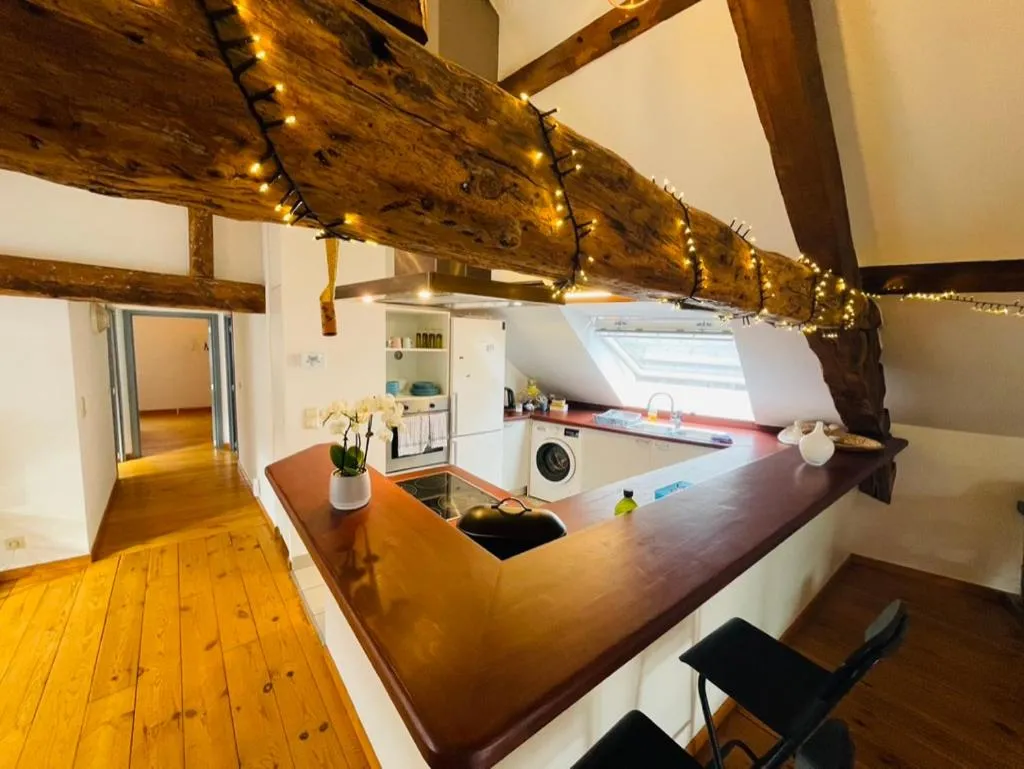 Image 2 of Down Town Spacious Loft with Private Parking