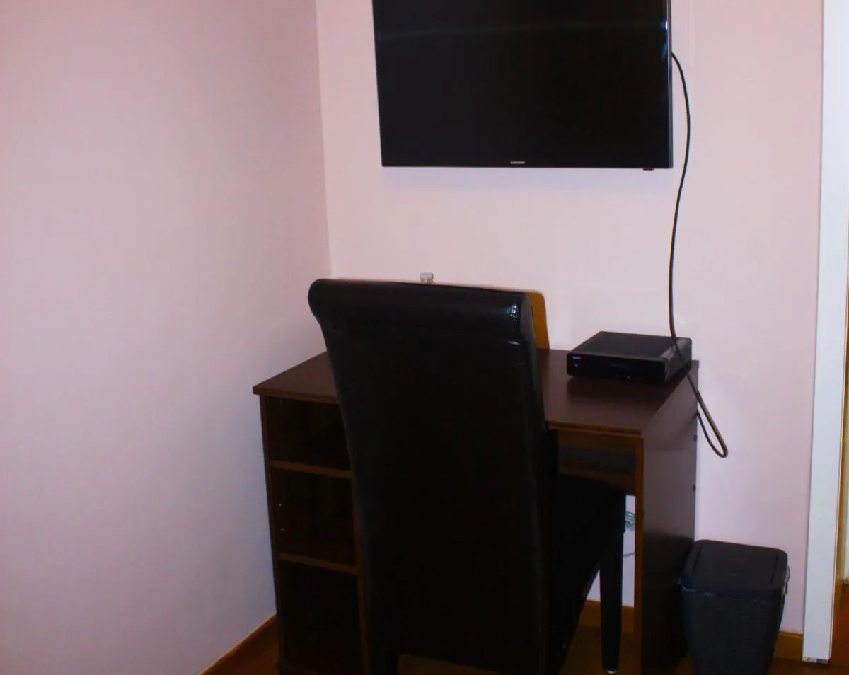 Image 4 of EU B&B