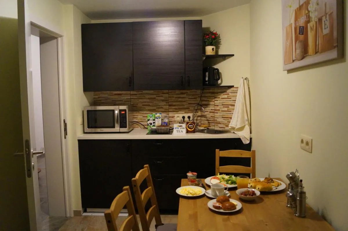 Image 3 of EU Guesthouse