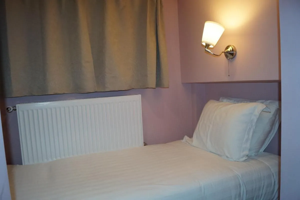 Image 5 of EU Guesthouse