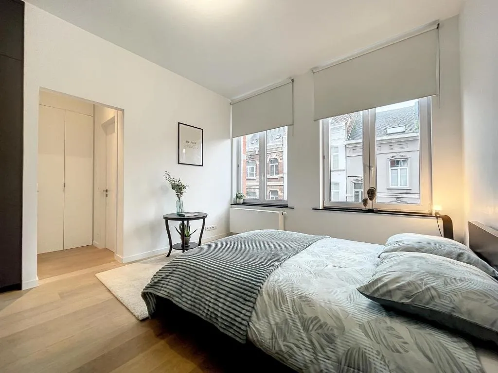 Image of Elegant Flat Cinquantenaire
