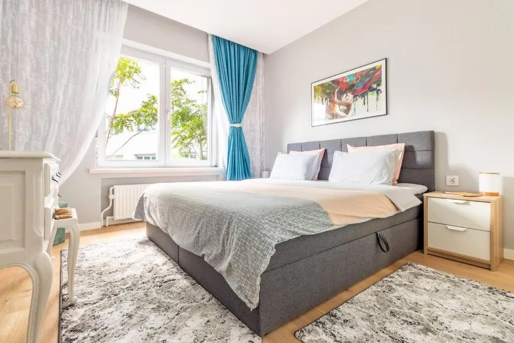 Image 1 of European heart 2-bedroom flat.