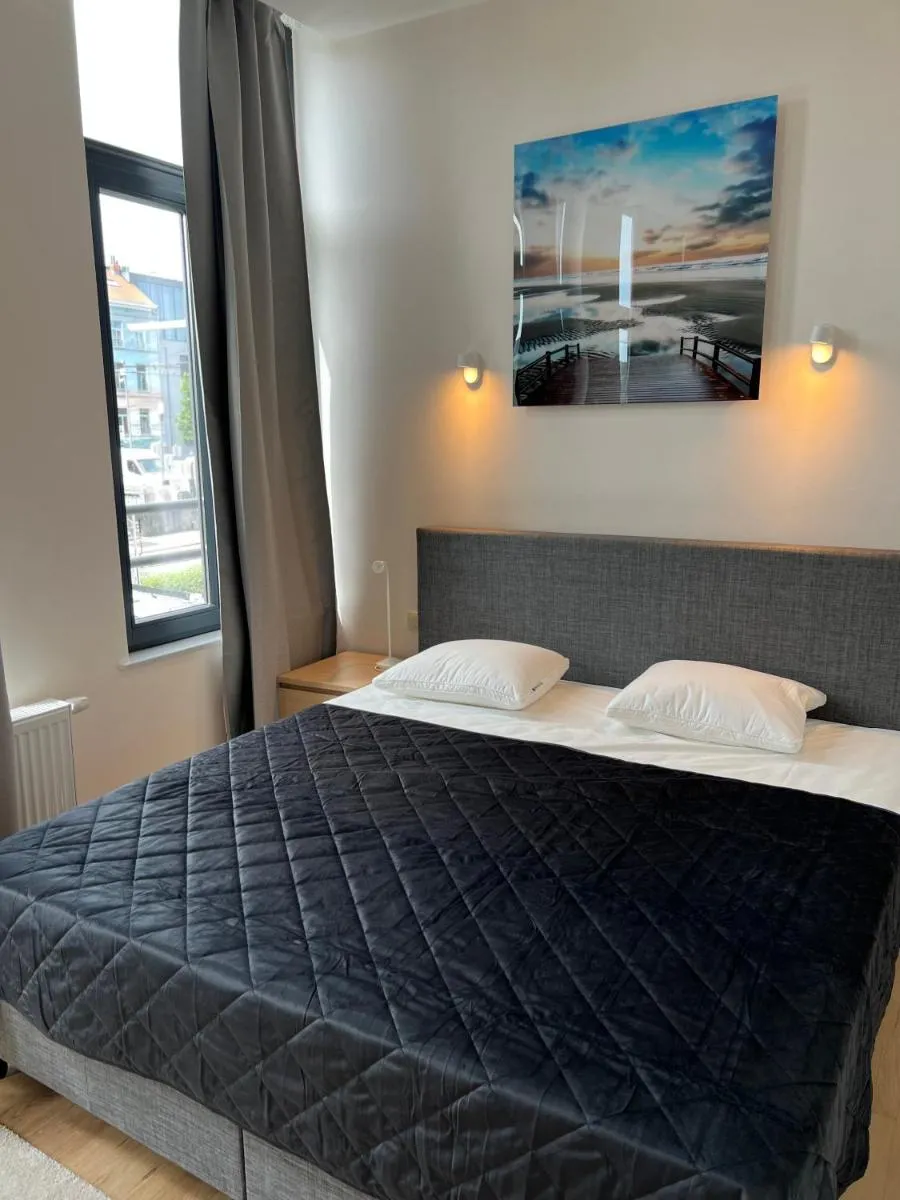 Image 3 of Exclusive two-level apartment with private terrace on the canal Brussels