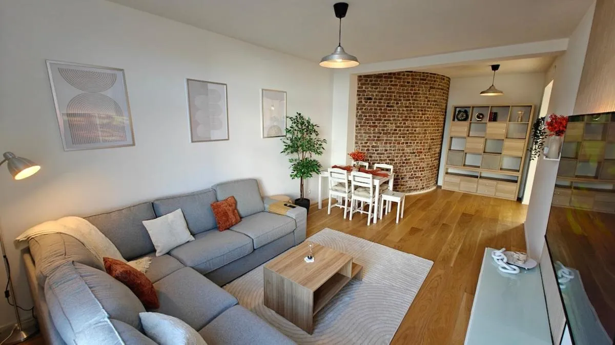 Image 1 of Highgarden – warm & cozy