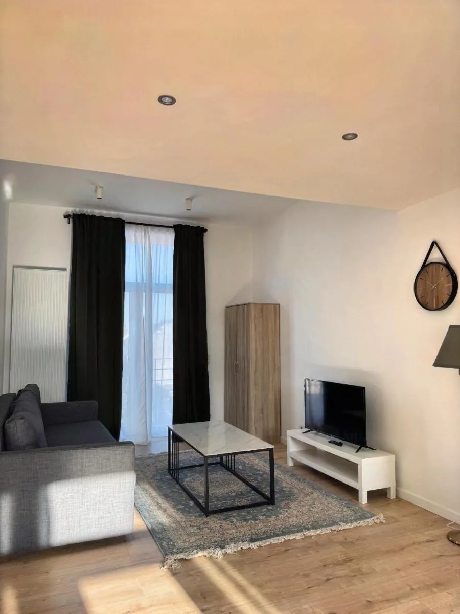 Image 3 of Loft luna