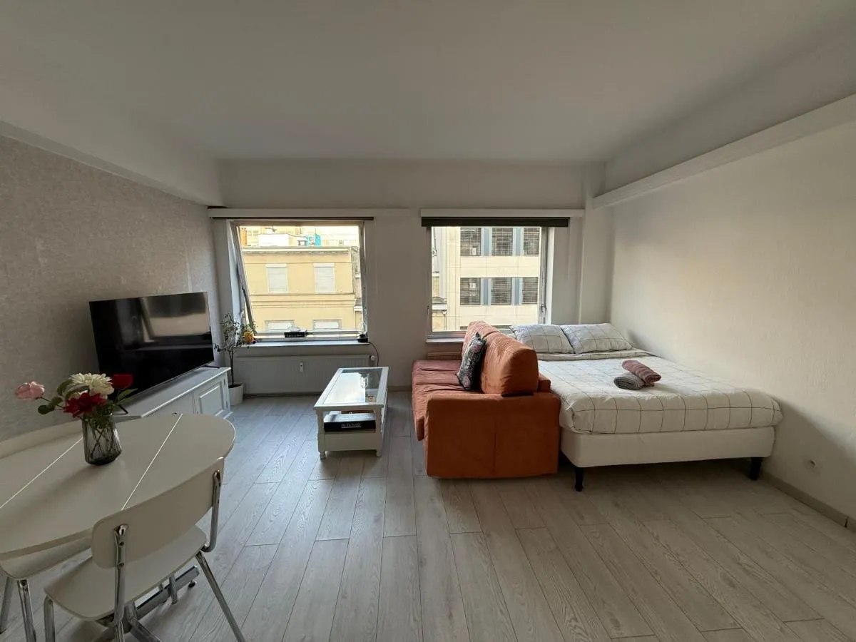Image 1 of Lovely condo next to European Area