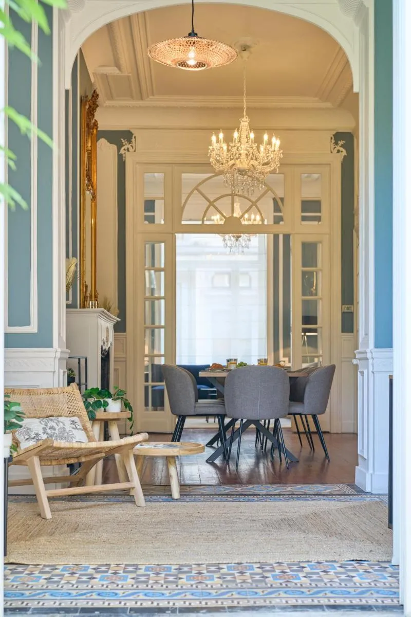 Image 3 of Luxurious 6-BR Mansion Near European Union