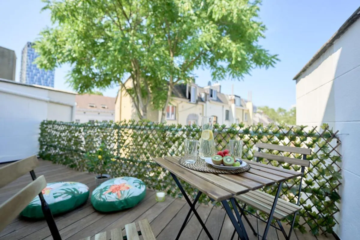 Image 5 of Luxurious 6-BR Mansion Near European Union