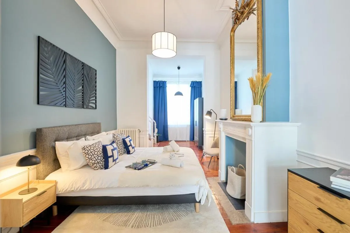Image 1 of Luxurious 6-BR Mansion Near European Union