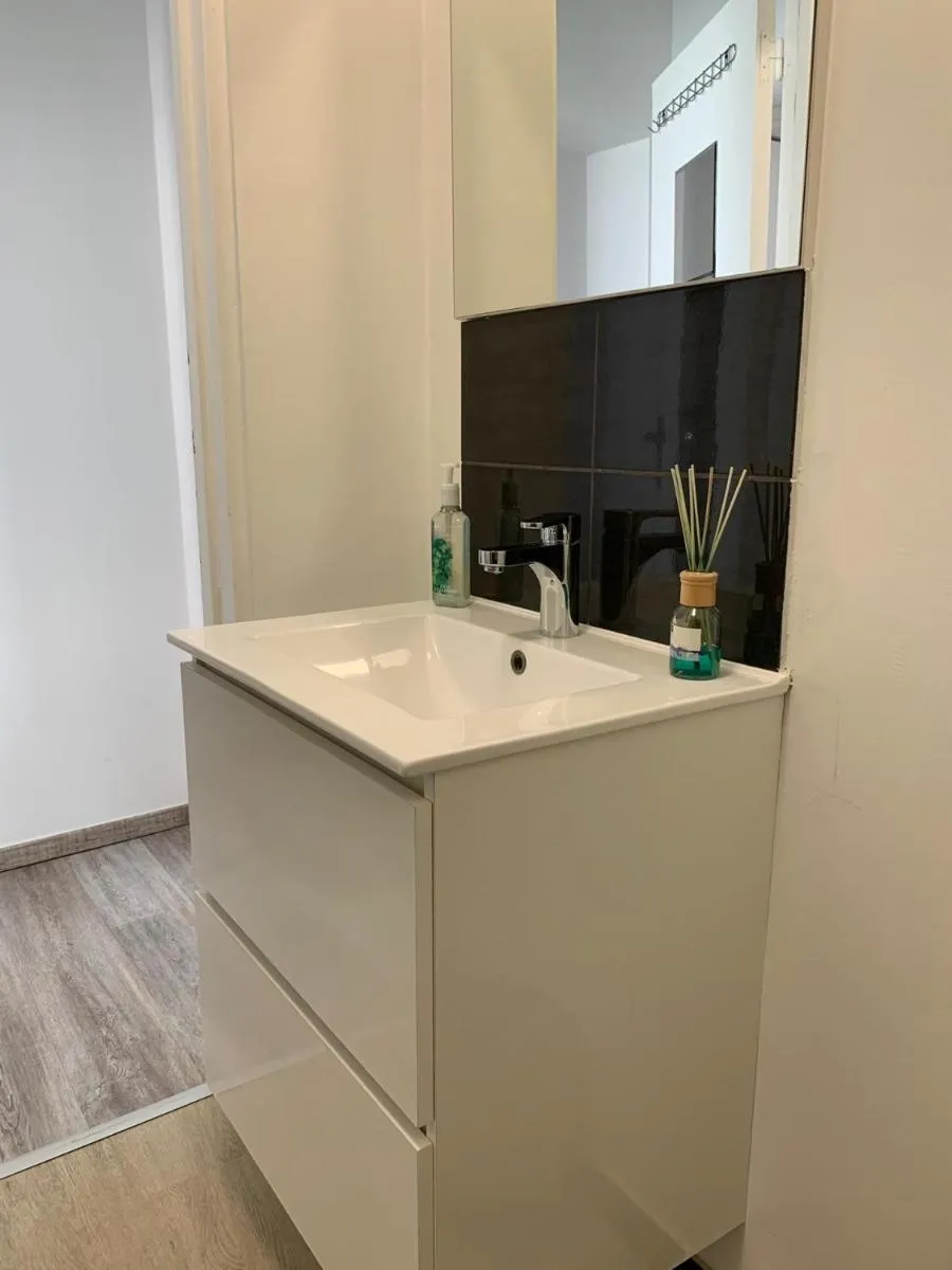 Image 6 of Modern Apartment Second Floor