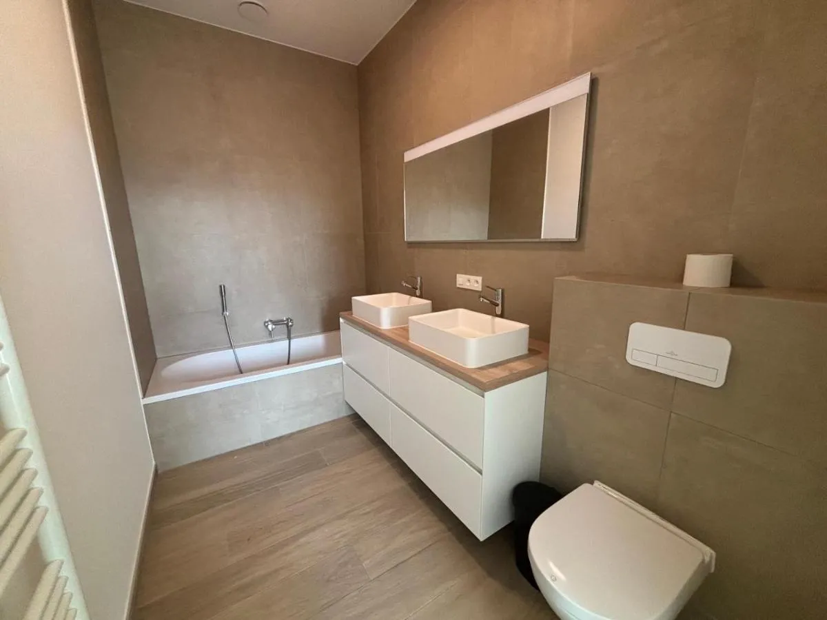 Image 2 of Splendid Penthouse in City Center with Water View