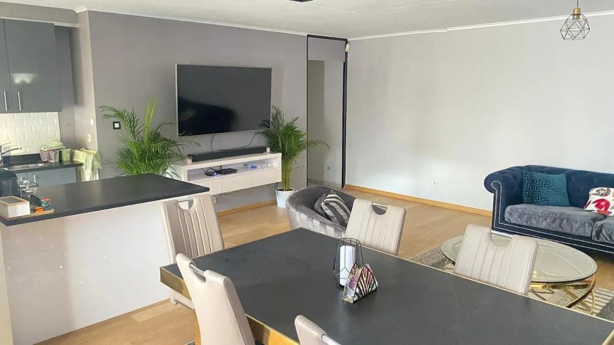 Image 4 of Strelitzyahouse