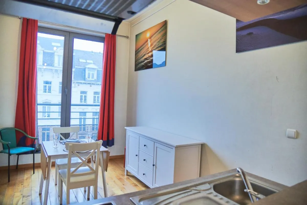 Image 4 of Studio au plein centre de la ville