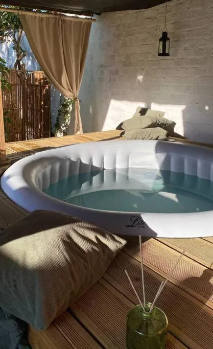 Image 5 of Superbe appartement avec jardin, sauna et jacuzzi