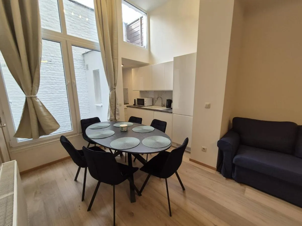Image 2 of Tasson Snel apartment center of Brussels