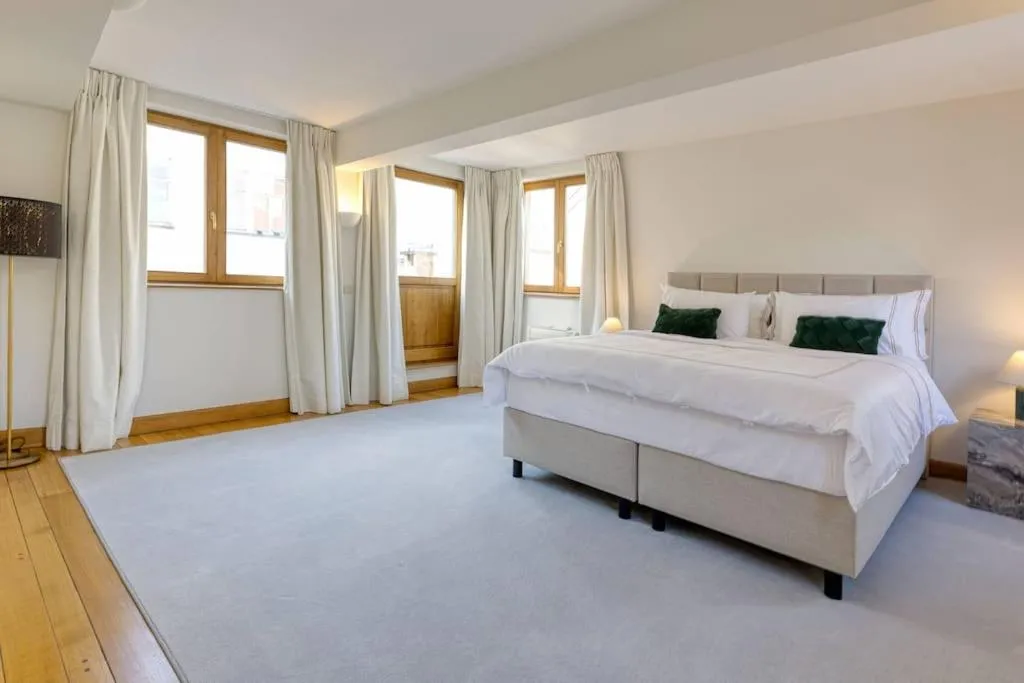 Image 2 of Unique Flat on the GRAND PLACE