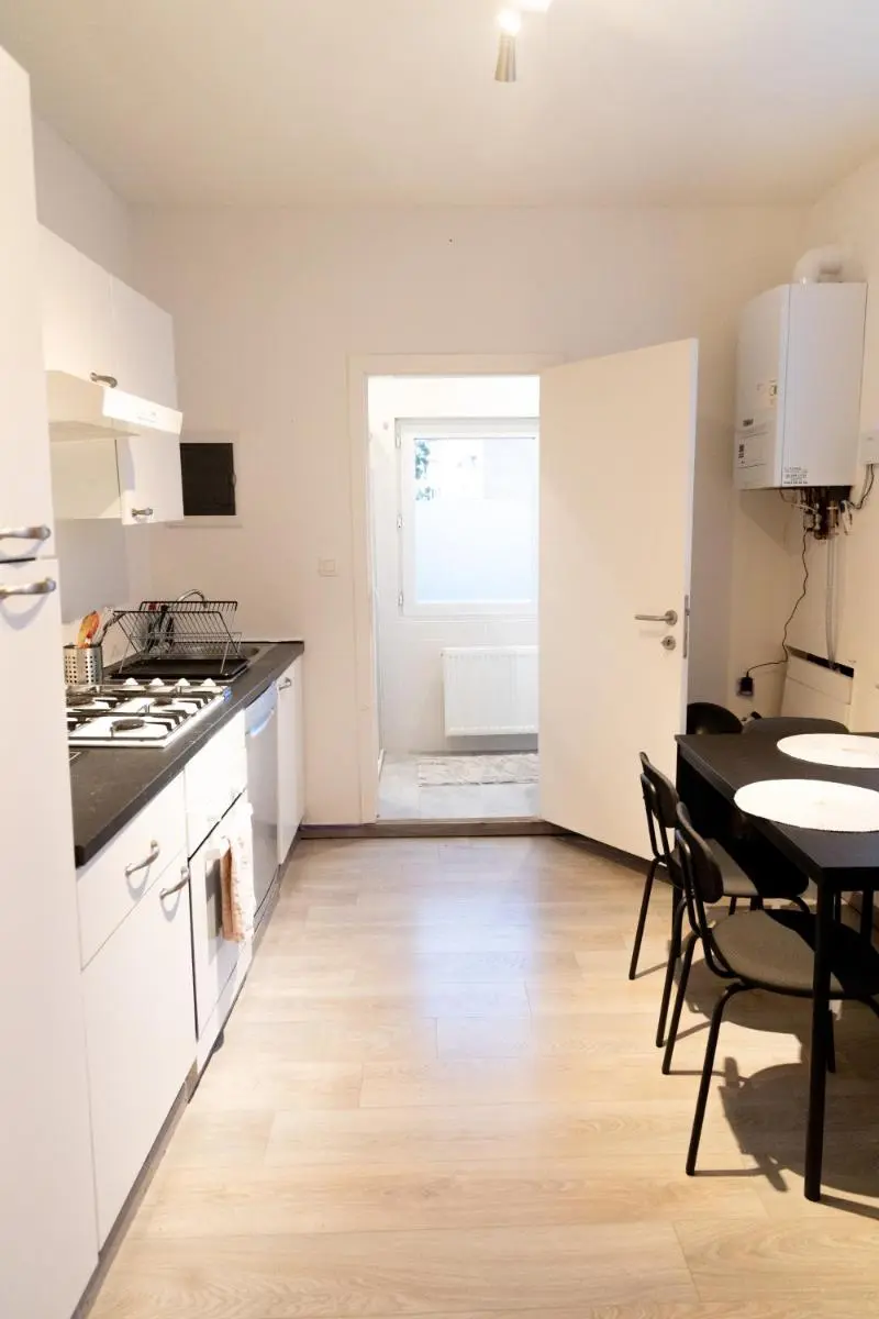 Image 4 of Appartement sous toit lumineux avec garage et 4 pièces en enfilade