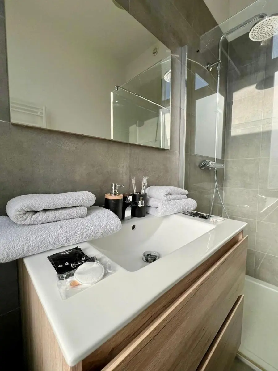 Image 2 of Bruxnord BnB