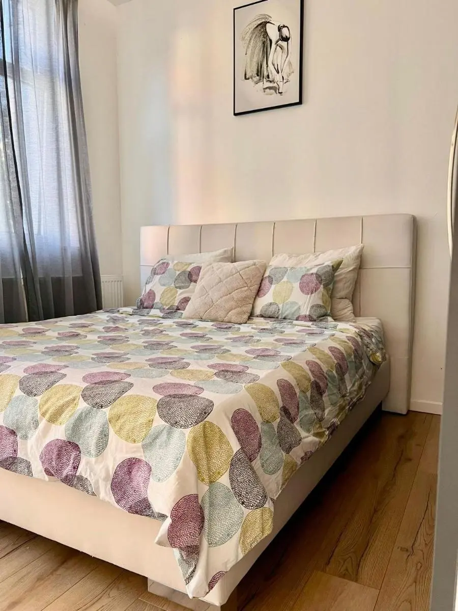 Image 1 of Bruxnord BnB