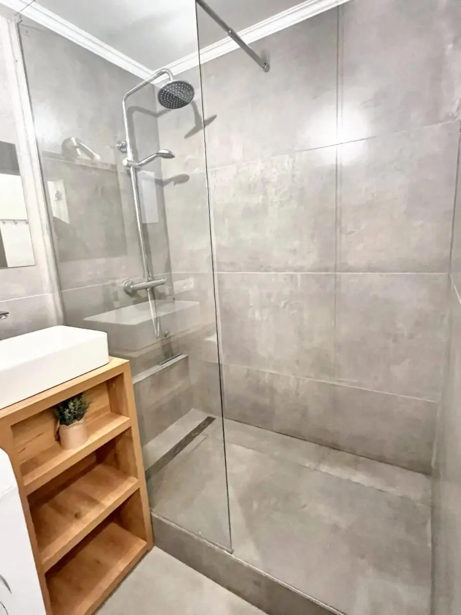 Image 6 of Comfortable Studio in Brussels – 35m² – Terrace with BBQ