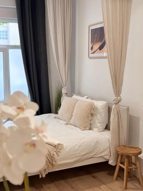Image of Comfortable studio 10 min from Midi Station and 15 min from Brussels center