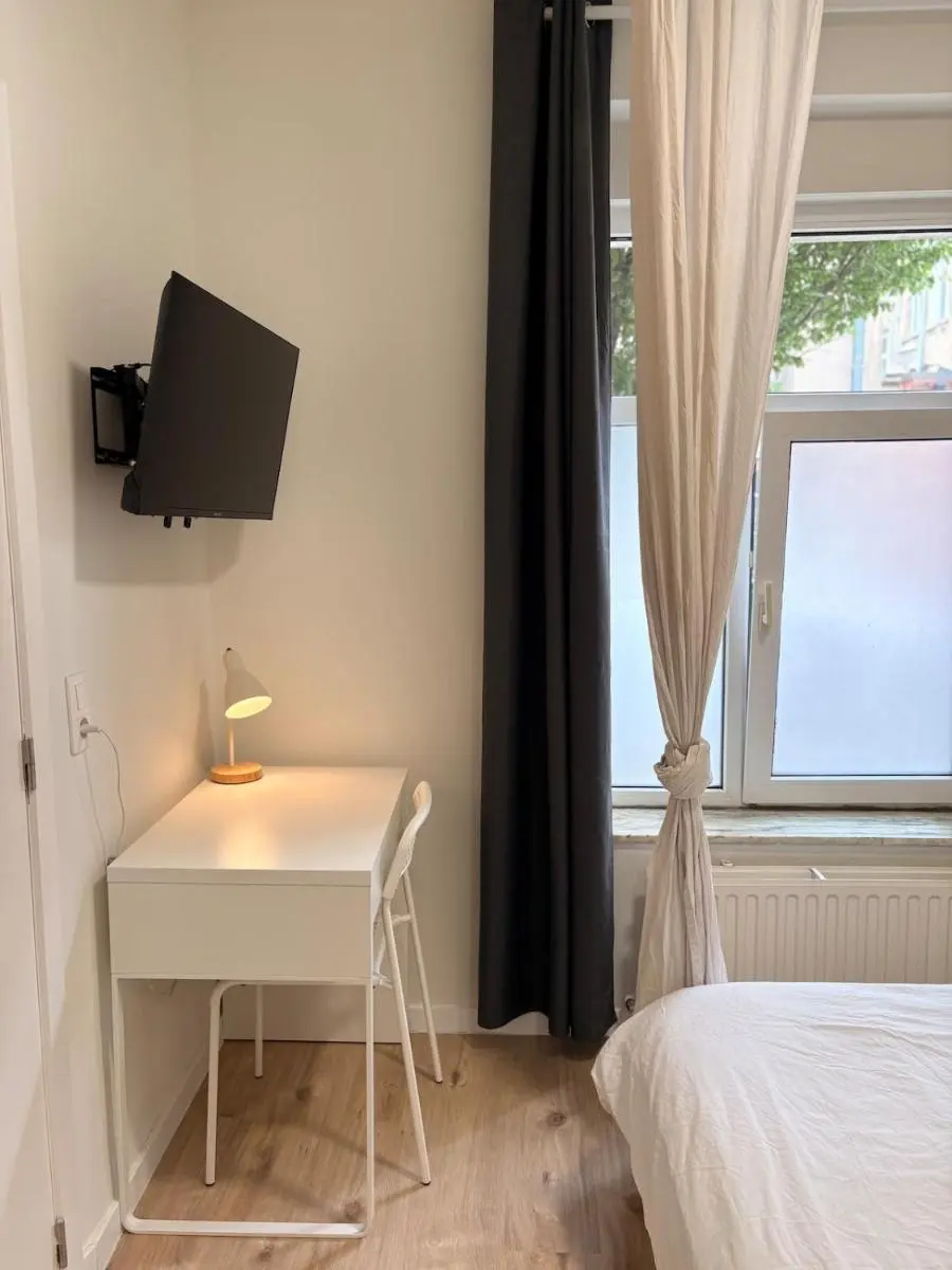 Image 4 of Comfortable studio 10 min from Midi Station and 15 min from Brussels center