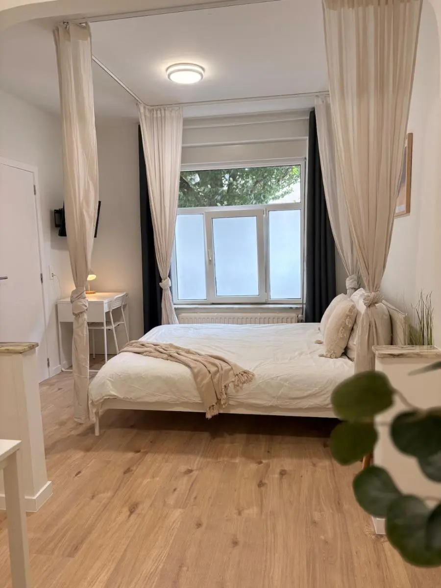 Image 1 of Comfortable studio 10 min from Midi Station and 15 min from Brussels center
