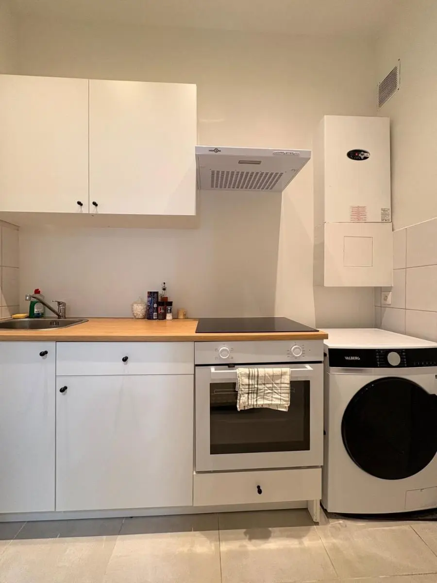 Image 6 of Comfortable studio 10 min from Midi Station and 15 min from Brussels center