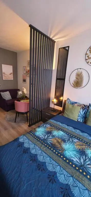 Image of Cosy City Louise
