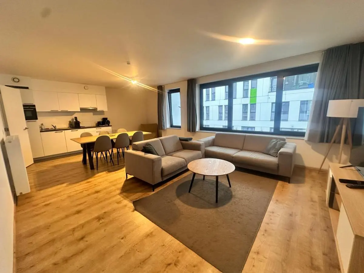 Image 3 of Modern 2 Bedroom Apartment for 6 – City Center