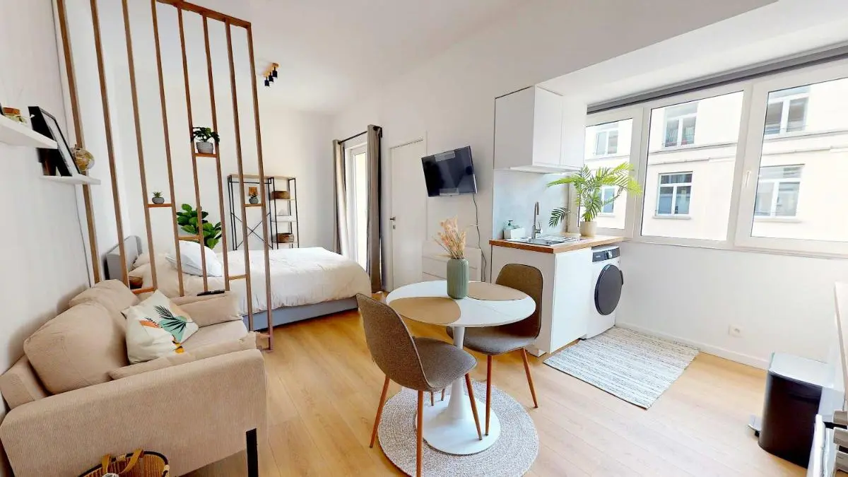 Image 1 of Studio cosy centre BXL avec balcon