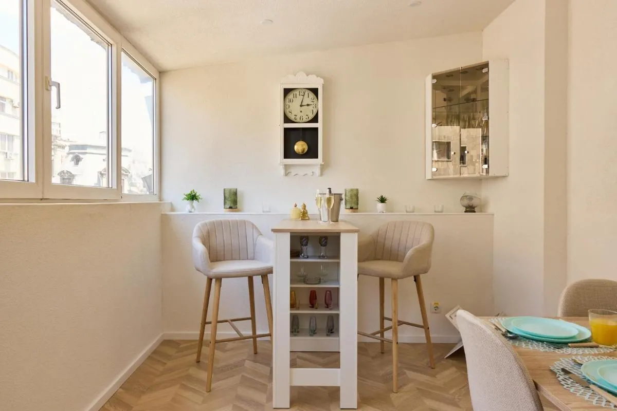 20 Apartment Centre — 5