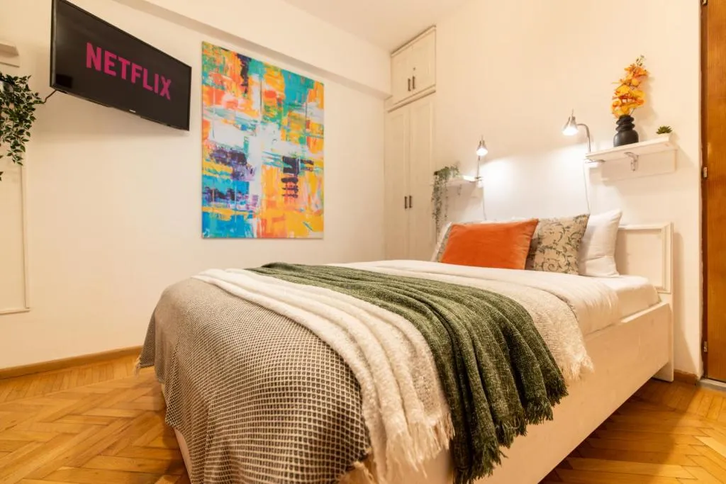 2BR Apartment at Piata Natiunilor Unite: Perfect for City Center Stays