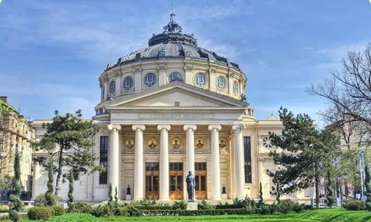 2 Bedroom Apartment – Romanian Athenaeum — 2