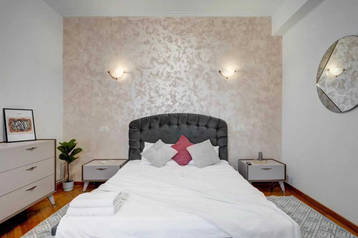 2 Bedroom Apartment – Romanian Athenaeum — 5