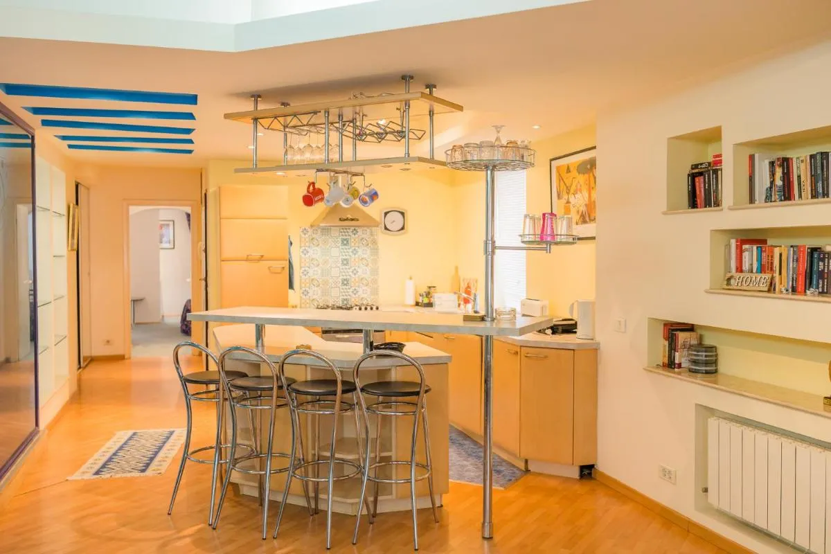Artsy 3BR flat in Primaverii – most exlcusive area — 4