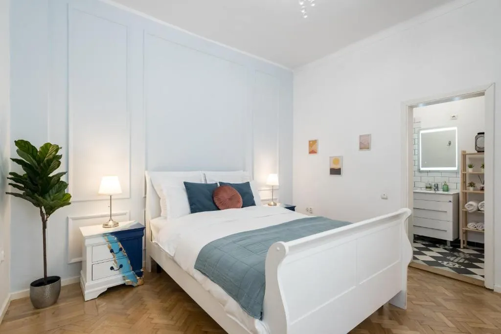 Athenee Parisian Apartment