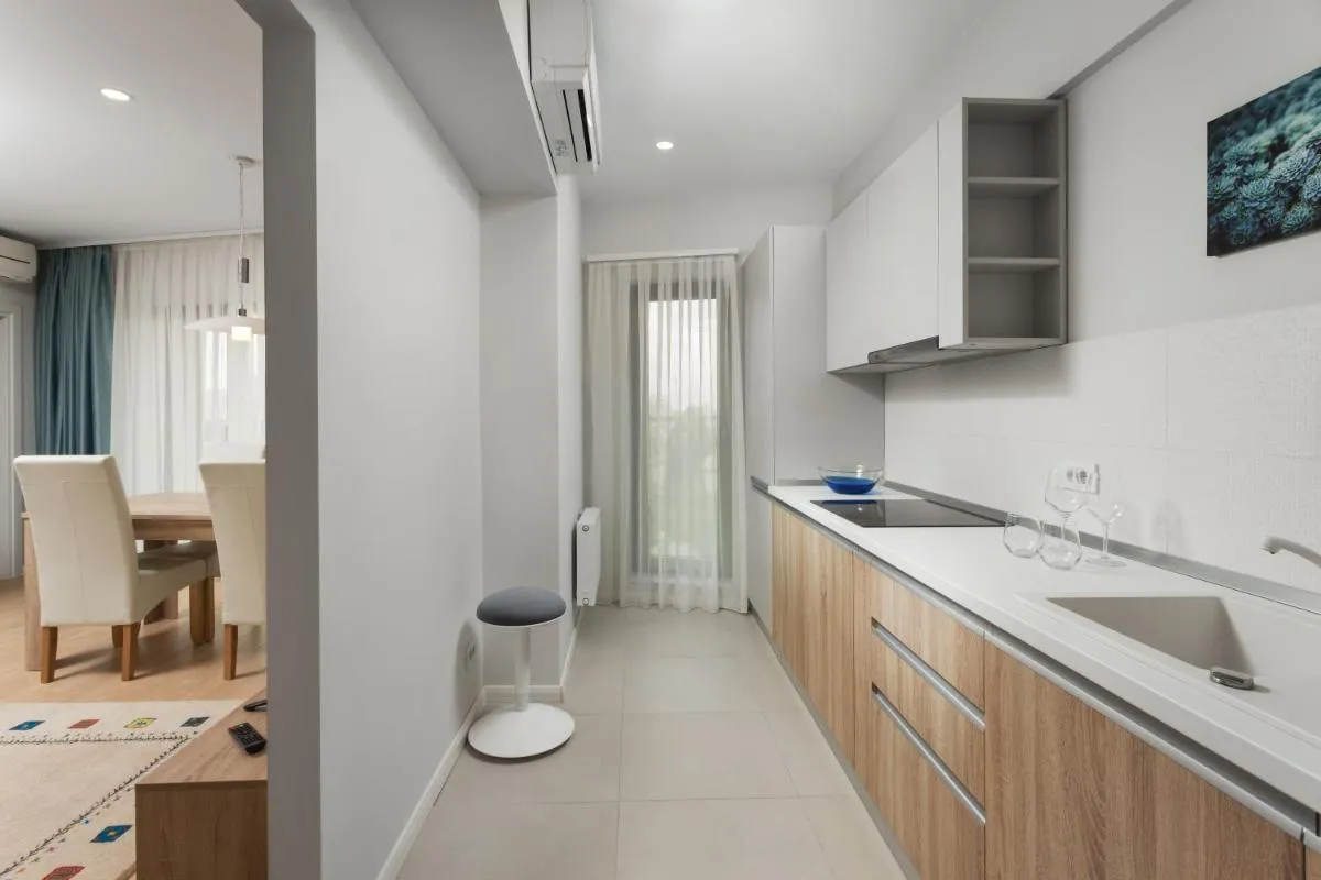 Athina Suites Hotel — 3