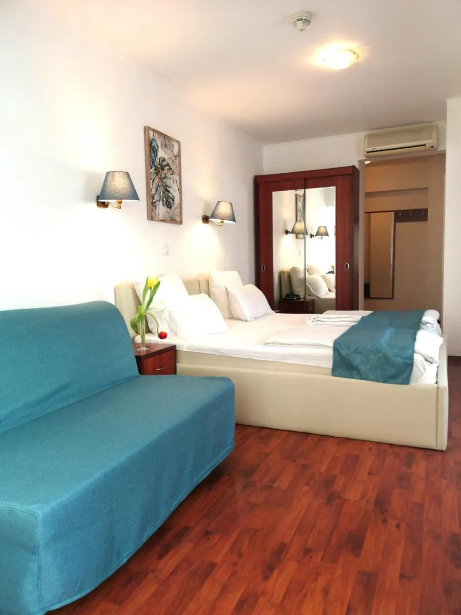 Atrium Hotel Bucharest City Center — 4