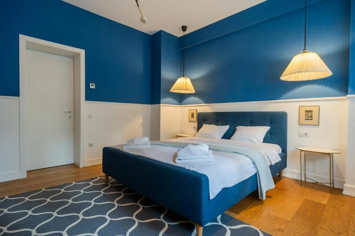 Boutique – Casa di Dolce Vita & Maison du Petit Paris — 2