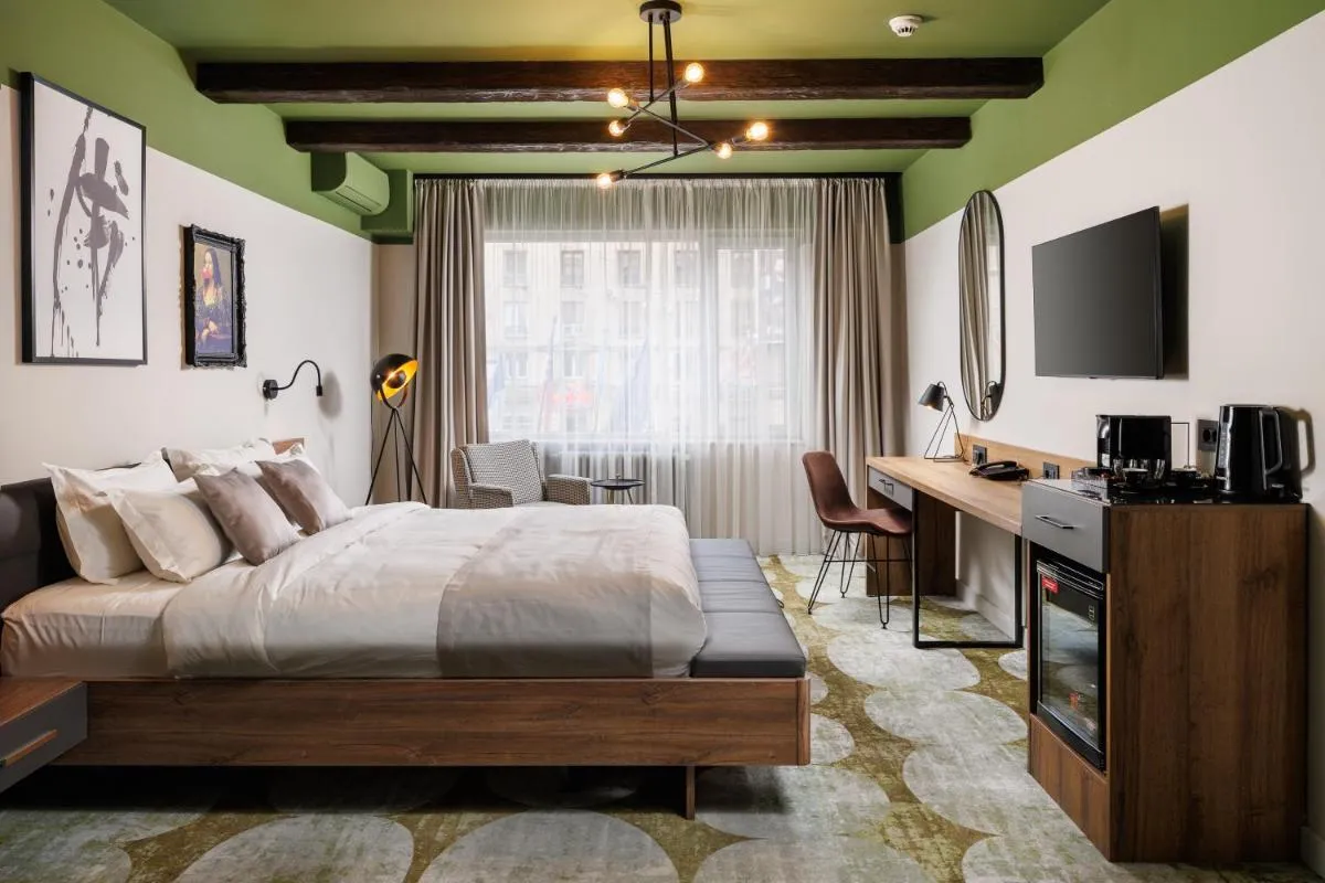 Bucharest Comfort Suites Hotel — 2