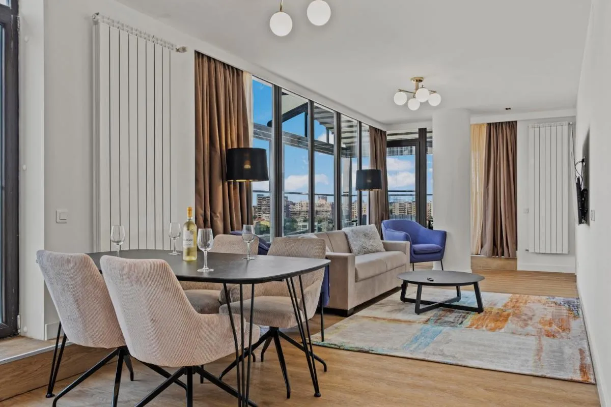 Bucharest Crown Penthouse – Spa & Vista — 3