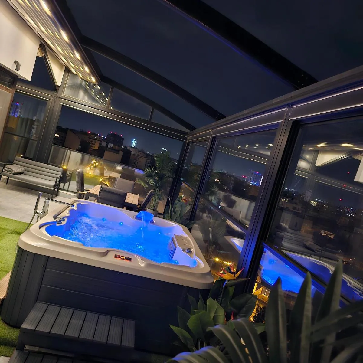 Bucharest Crown Penthouse – Spa & Vista — 4