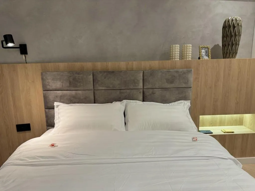 CHANTTAL Luxury – BOUTIQUE — 2